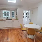 Shelbourne Cottages By Rds&Aviva